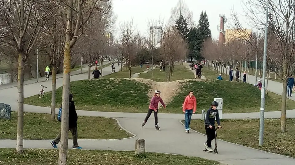 54523667 2062246190510553 4923349289469476864 n