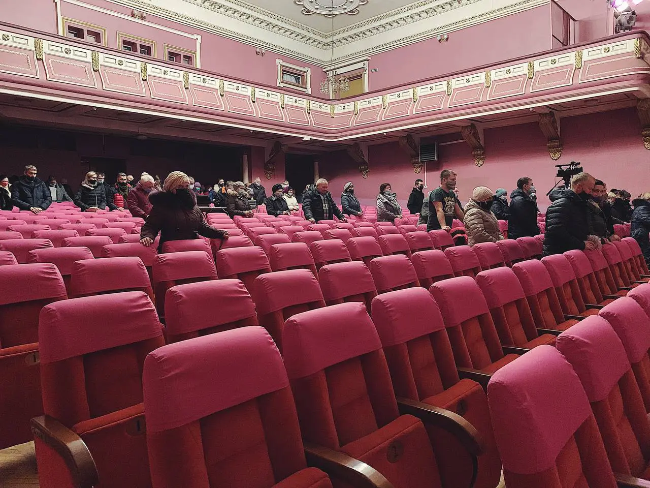 photo5420238798043852752 1