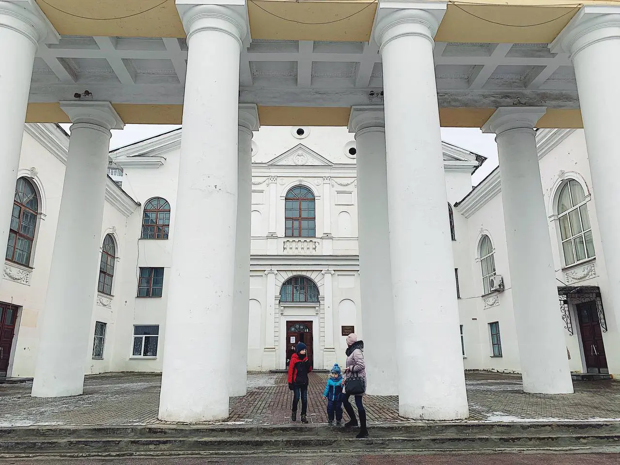 photo5420238798043852758