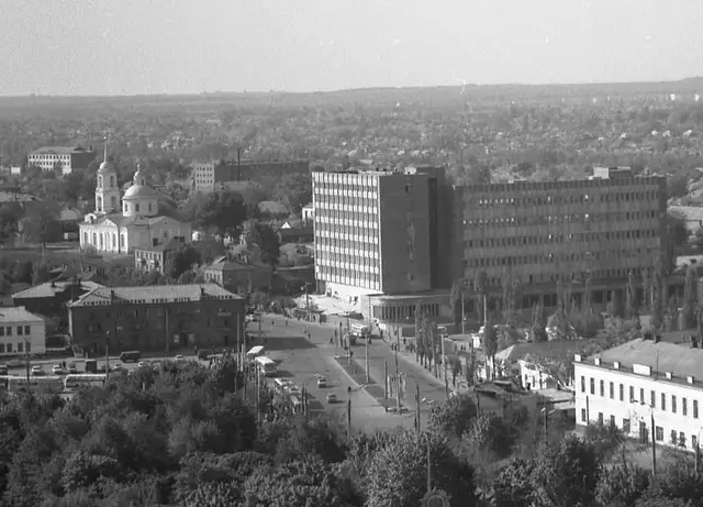 Krasnaia pl Krasnohvardeyskaia 1 YUryy Smoliarov