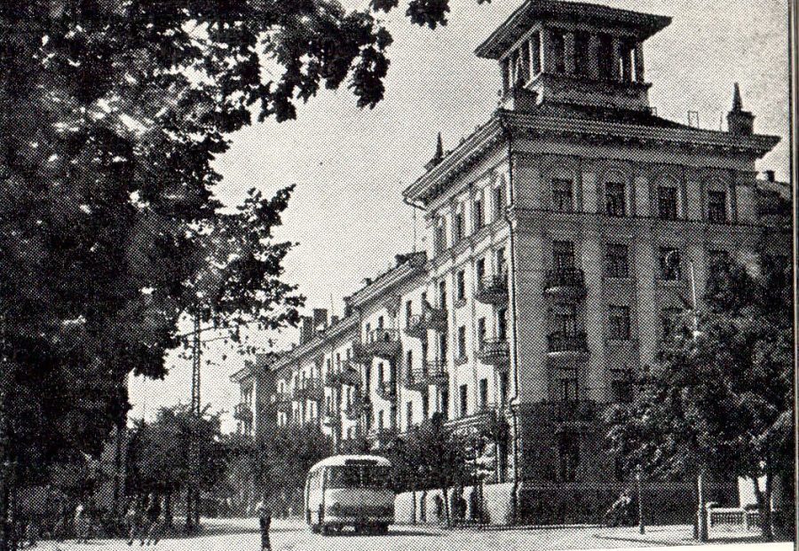 Вулиця Леніна, нині Соборна, 1966 рік. Фото: з архіву групи «Мої Суми», facebook.com