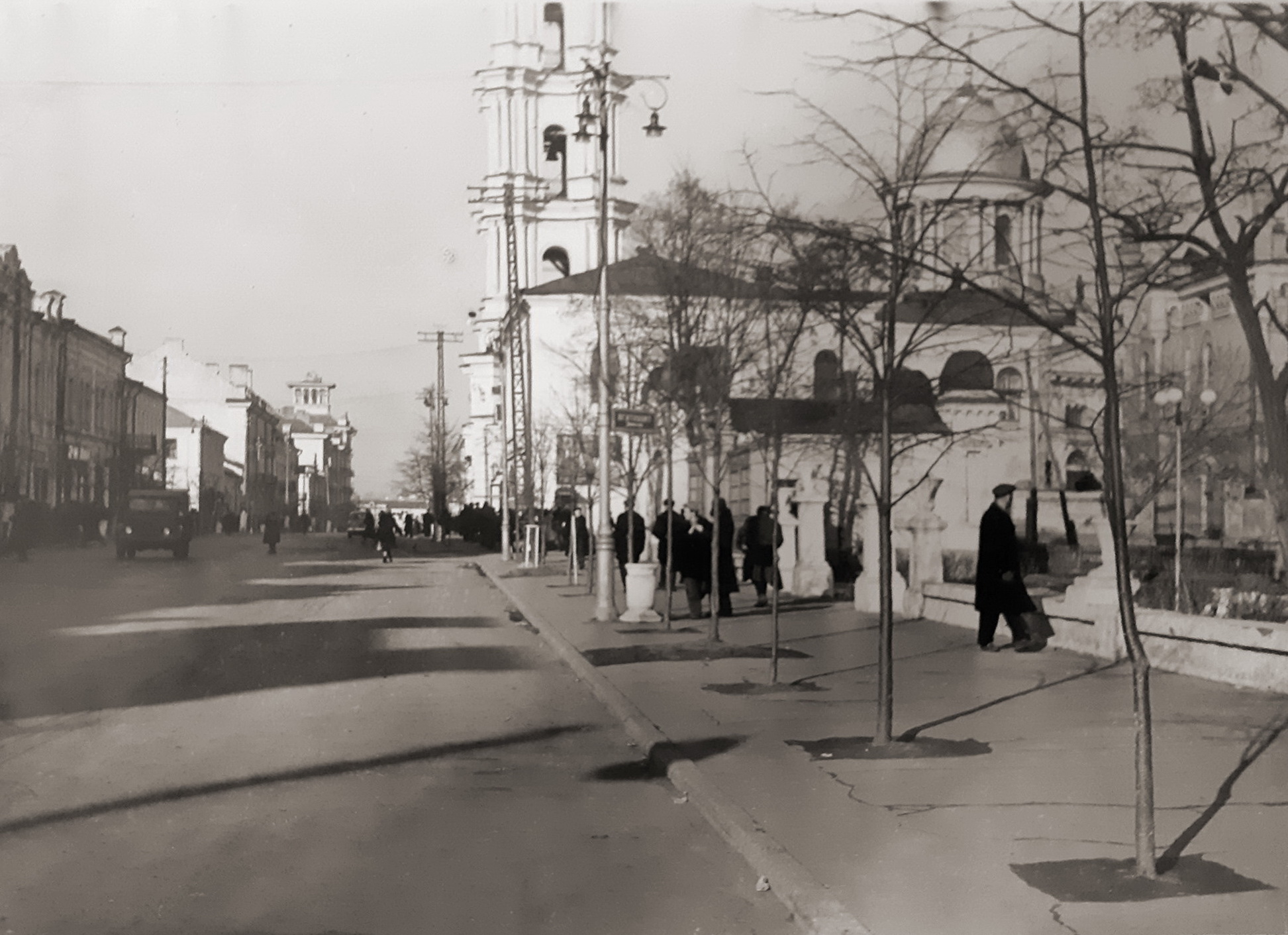 Вулиця Леніна, нині Соборна, 60-ті роки. Фото: з архіву групи «Мої Суми», facebook.com