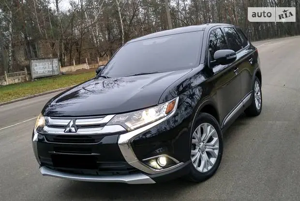 mitsubishi outlander 367649767 620x415x70