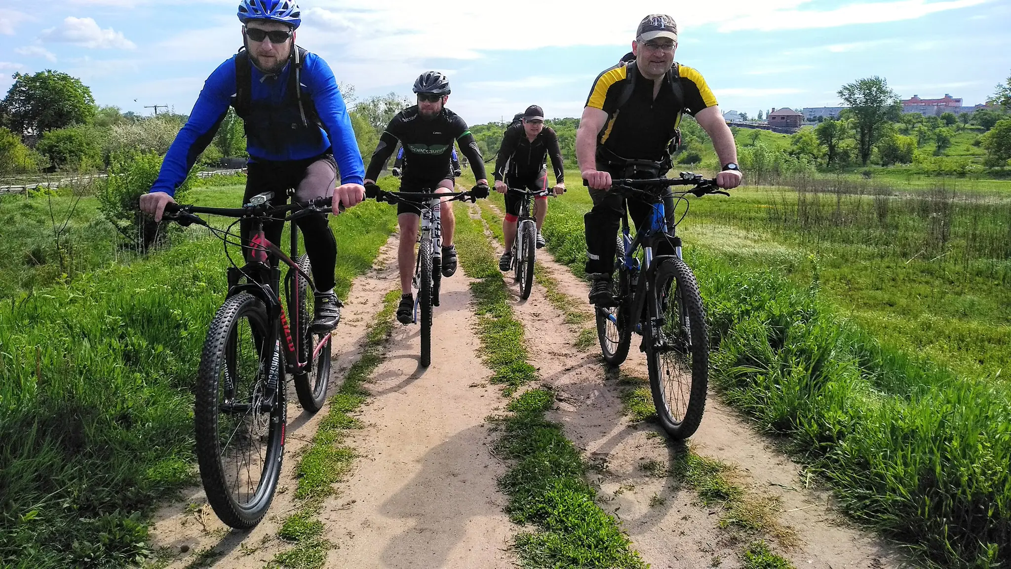 98036744 1368167943379375 8949690720684343296 n