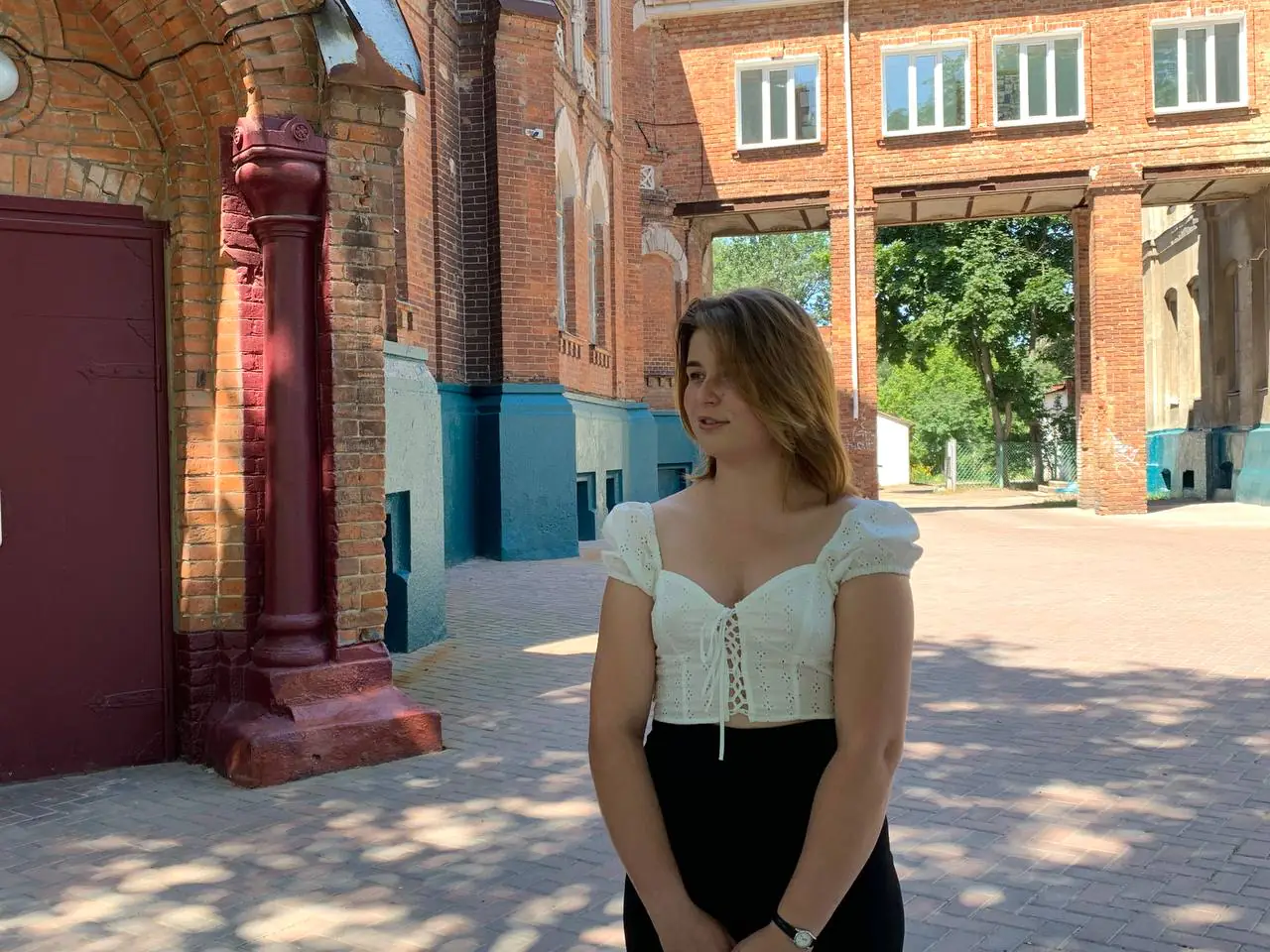 photo5462919679065568647