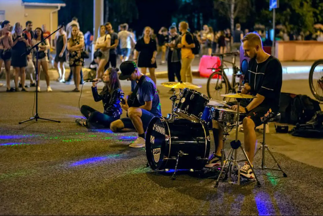 photo5462922092837188349