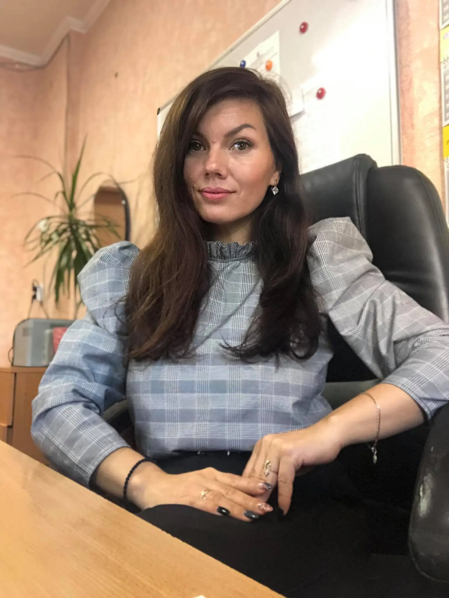 «Тут я можу ходити в цивільному»