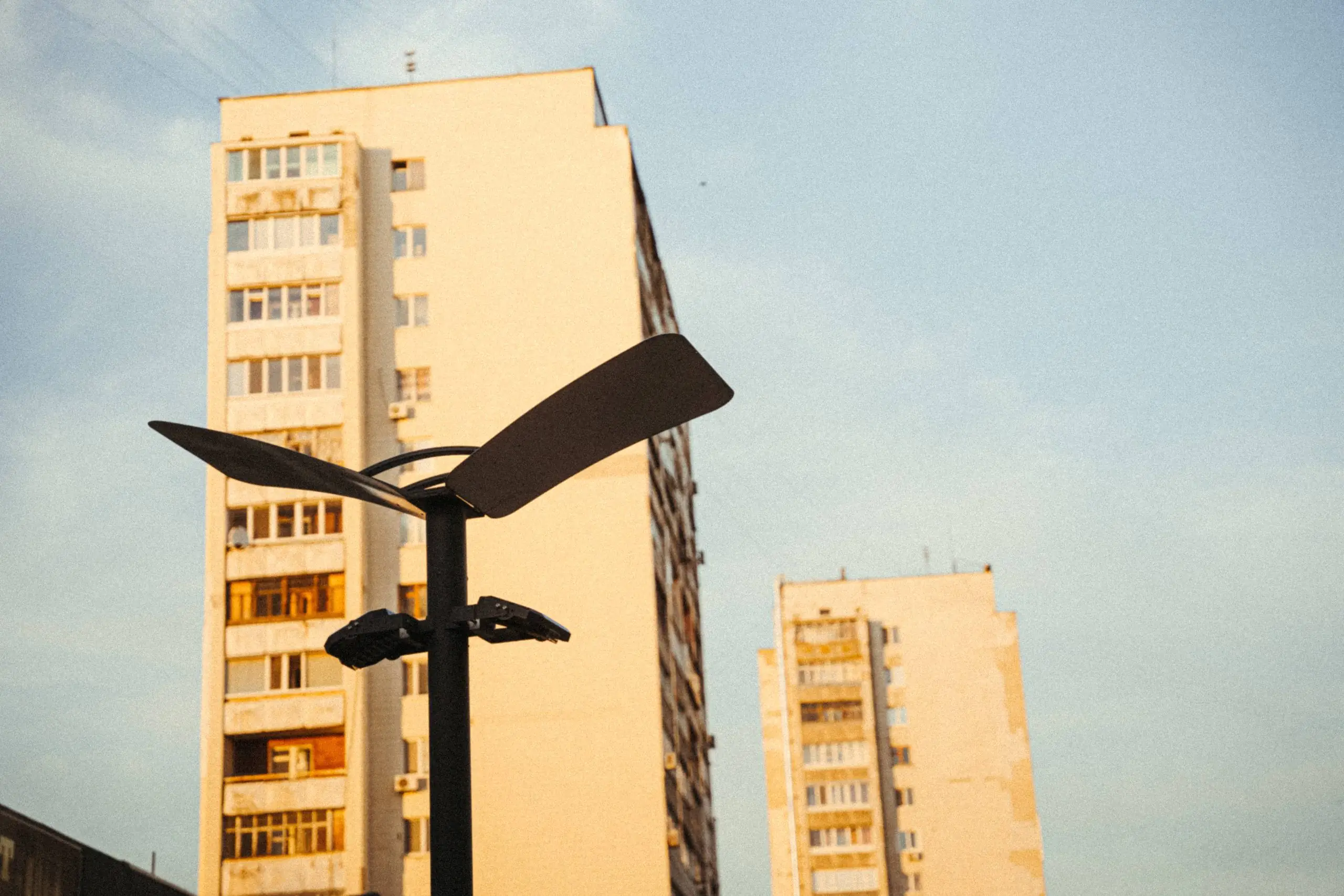 tinywow ION 17 38949444 scaled