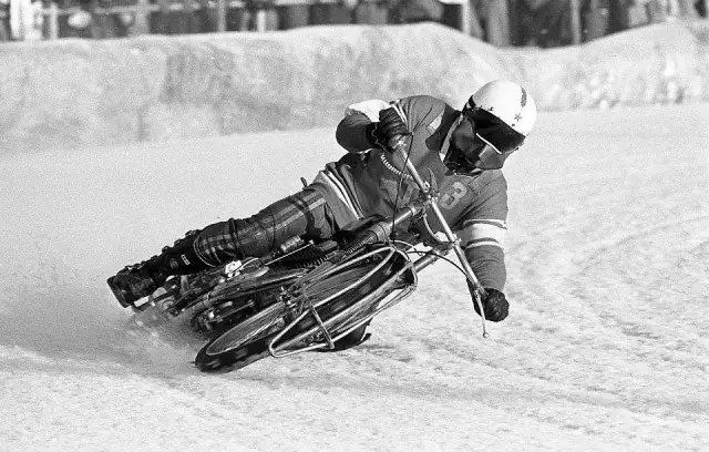 Spartak_motohonky_na_ldu_1978_79_Sergiy_Solyanik_2