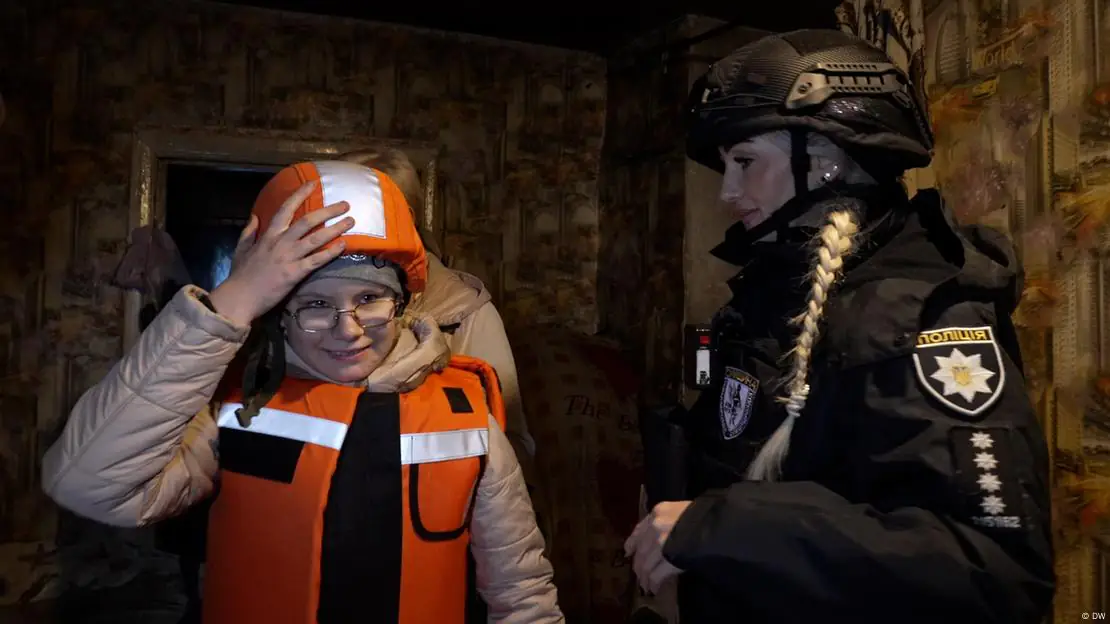 70776125 906 70776125 906