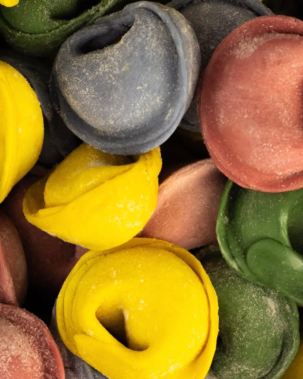 пельмені із яскравого тіста, штрудель