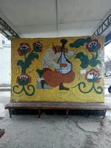 Мозаїчне оздоблення зупинки в Шостці. Фото: Валерія Гавриленко