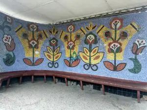 Мозаїчне оздоблення зупинки в Шостці. Фото: Валерія Гавриленко