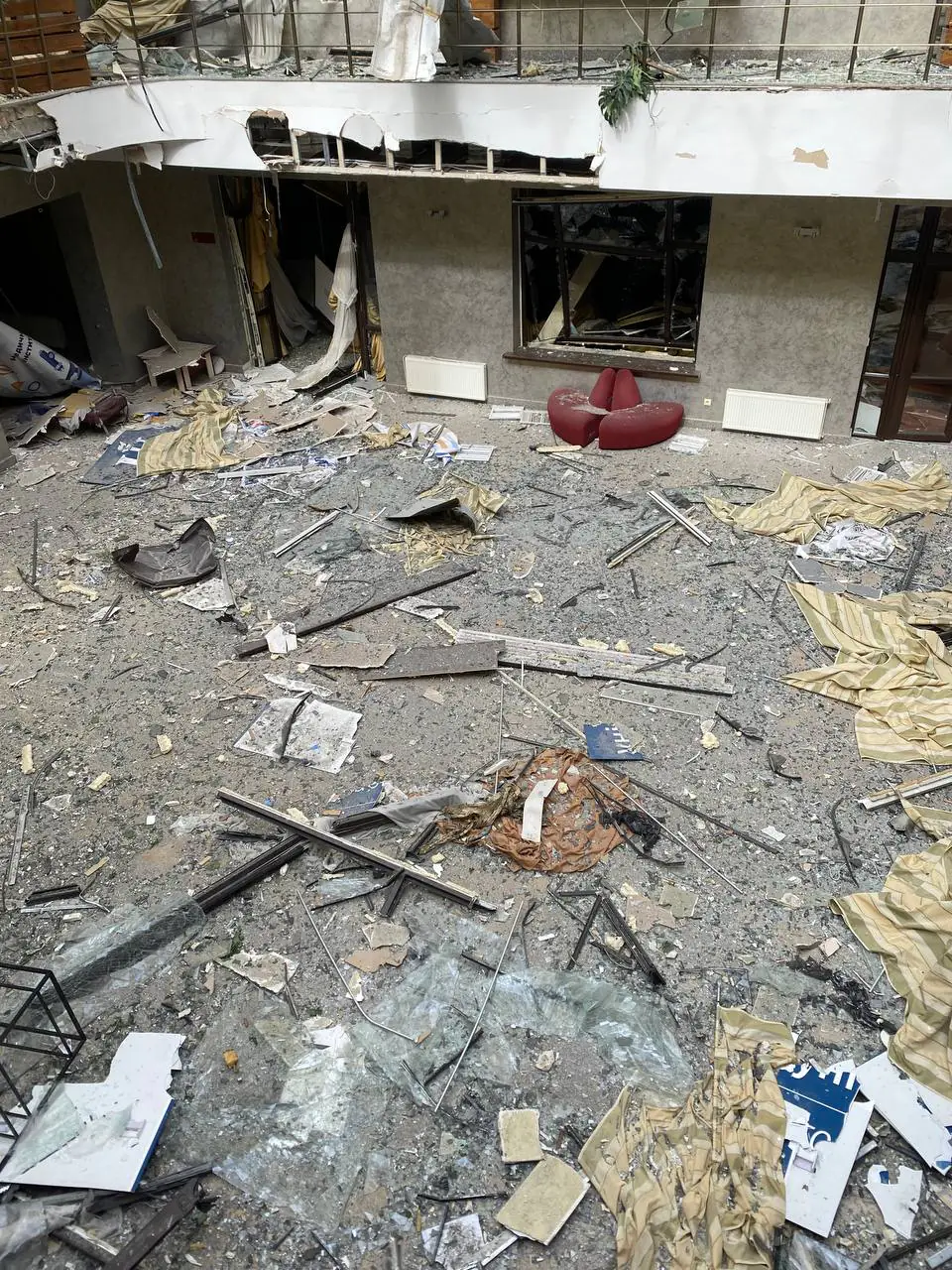 photo 2025 04 13 19 11 40