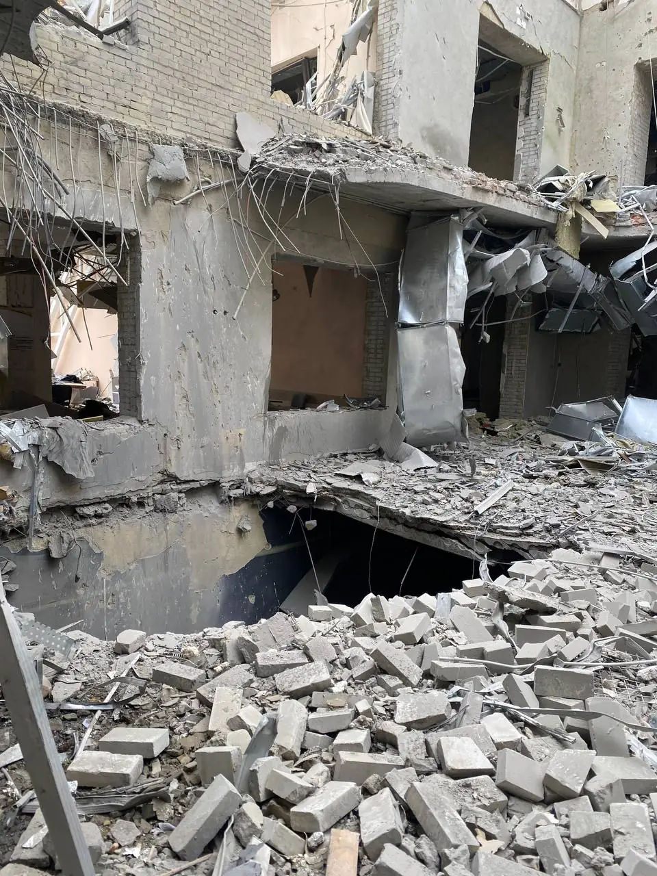 photo 2025 04 13 19 53 19 (2)