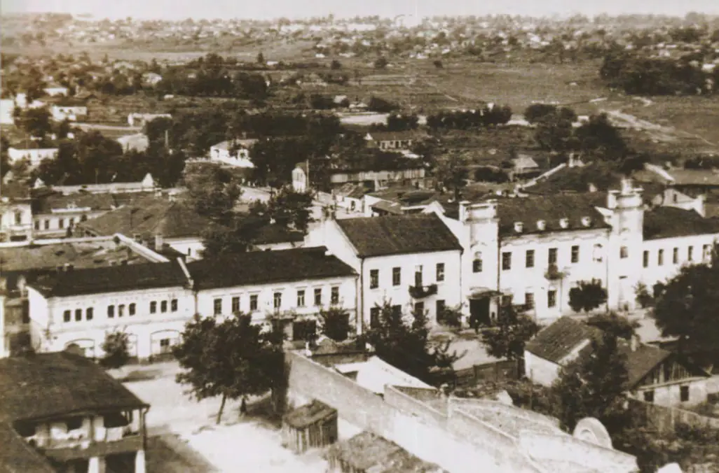 вид на частину Засумки та Холодної гори з дзвіниці.... Фото В. Бережний, 1944