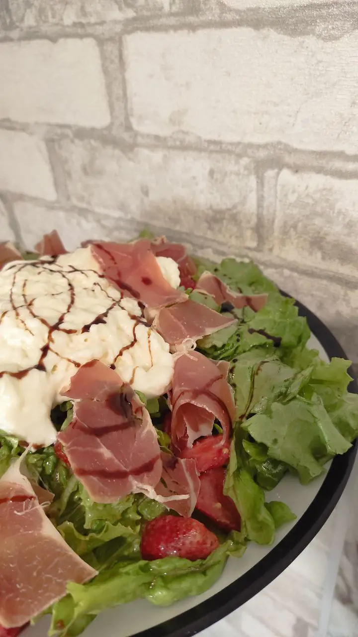 photo 5361937013592421763 y