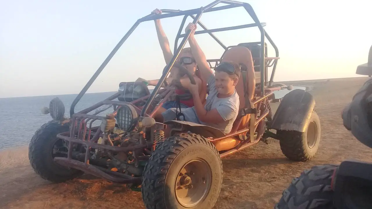 photo 5368392018725829360 y