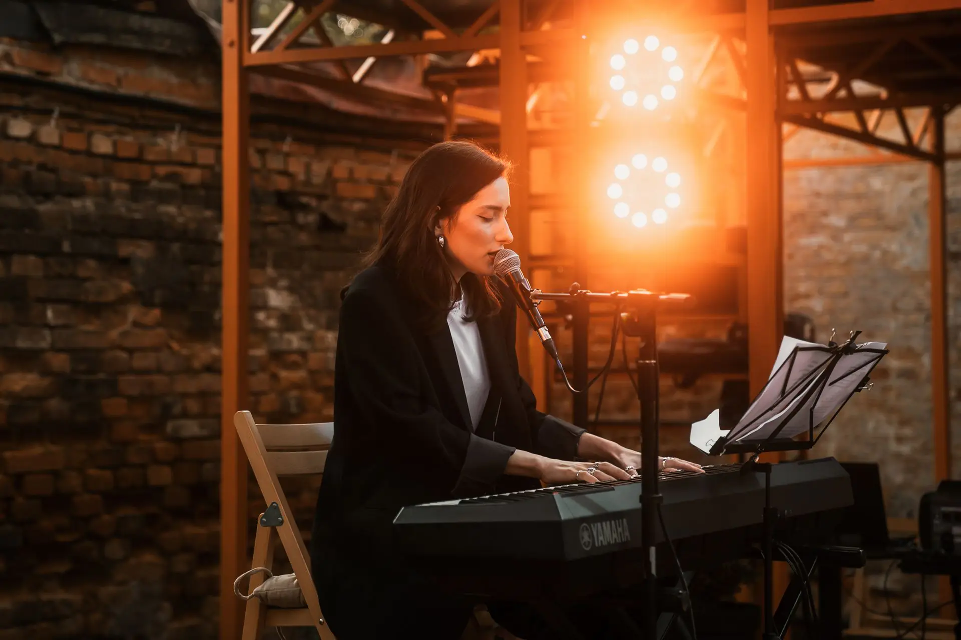 концерт Анни Бераіа в Дворику