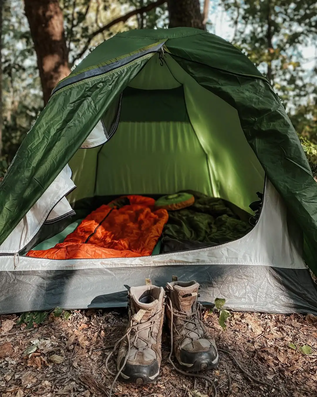 Я по честному хотела написать пост про ТОП 5 вещей, которые тебе 100% понадобятся в походе!⠀Но в