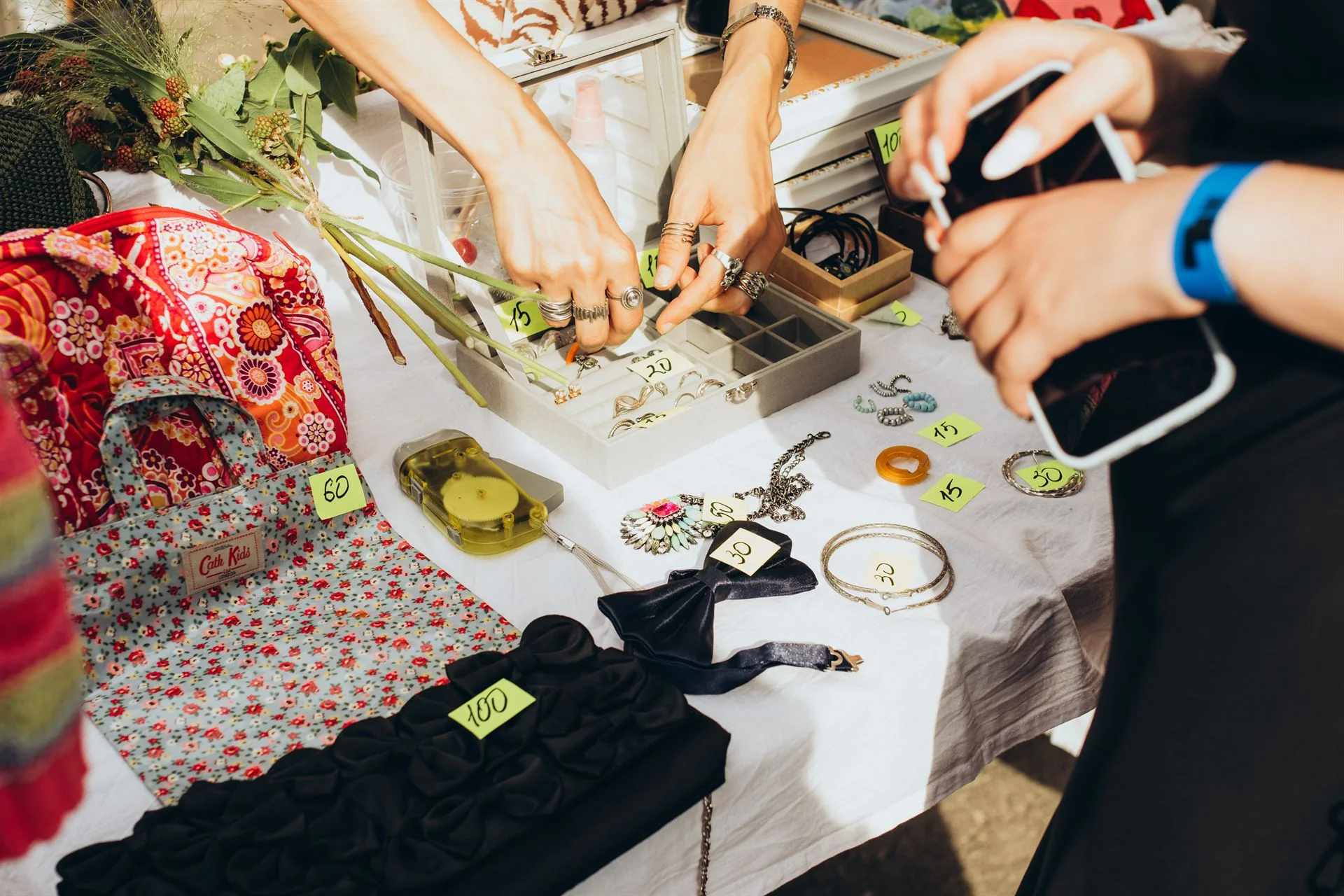 Речі на барахолці у Дворику на Кузнечній, Суми