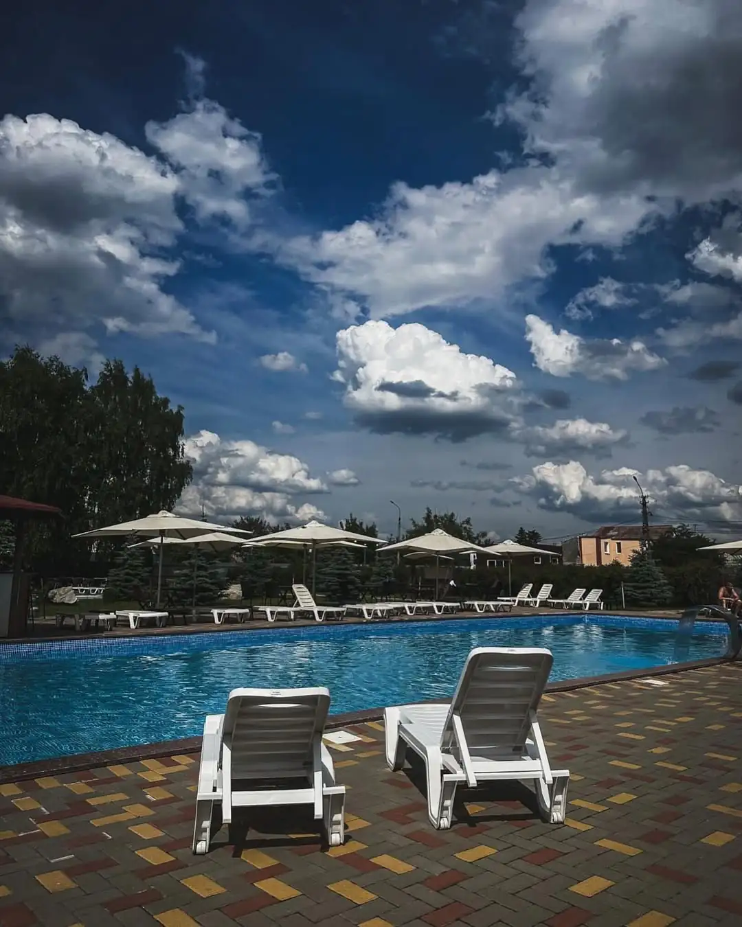 shezlong baseyn sumy