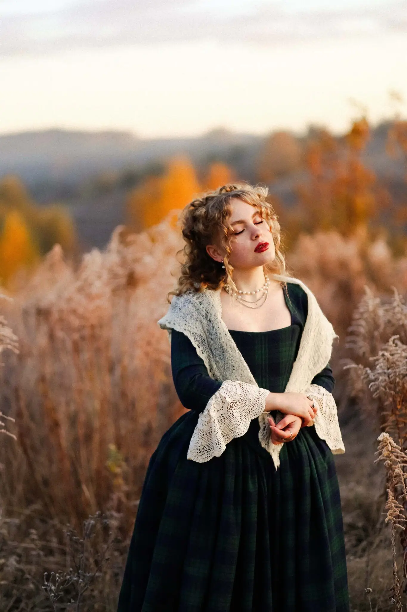 вбрання шила власноруч, Чужоземка 2 вбрання шила власноруч, Чужоземка 2