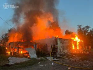 Пожежа від обстрілу в Шостці