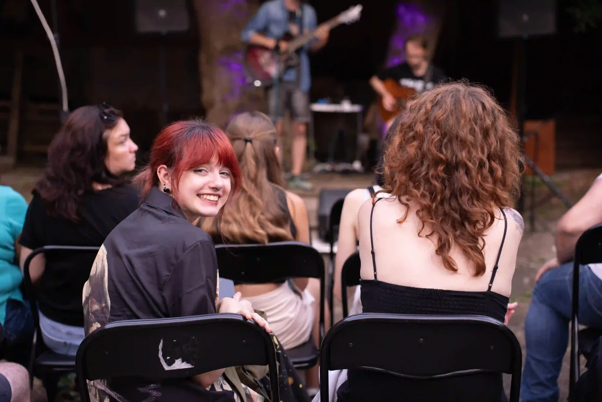 Благодійник у дворику «Погріба» зібрав багато гостей