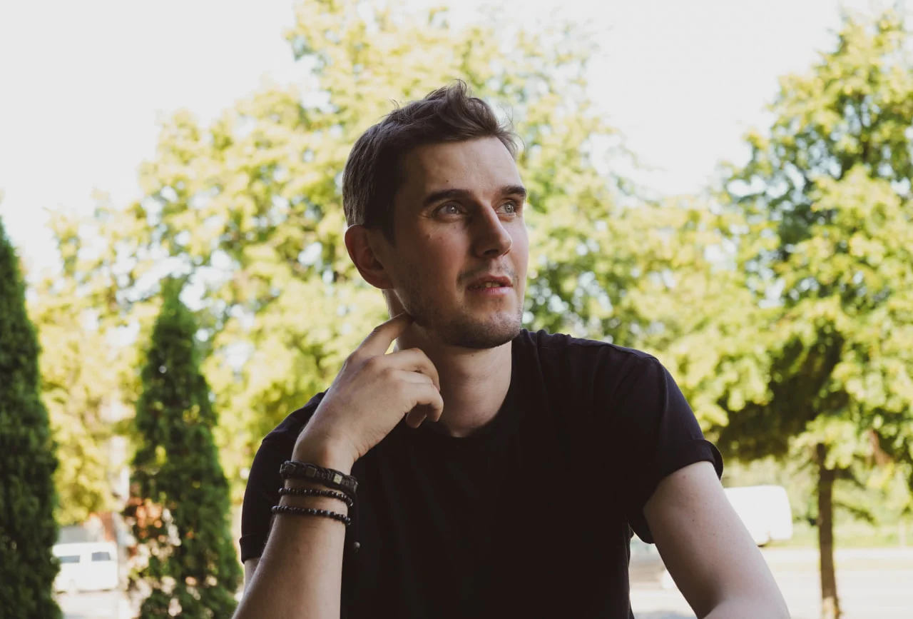 Lyal kar Valeriy Dzekh1 1 Лялькар Валерій Дзех розмірковує про янголів