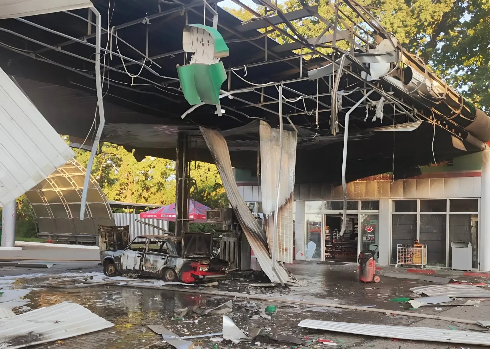 ataka na zapravku v sumakh Заправка в Сумах після російської атаки