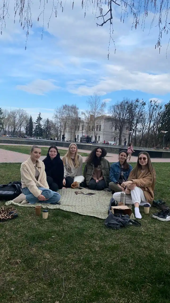 bookcrossing na pryrodi Обмін книгами в центрі міста