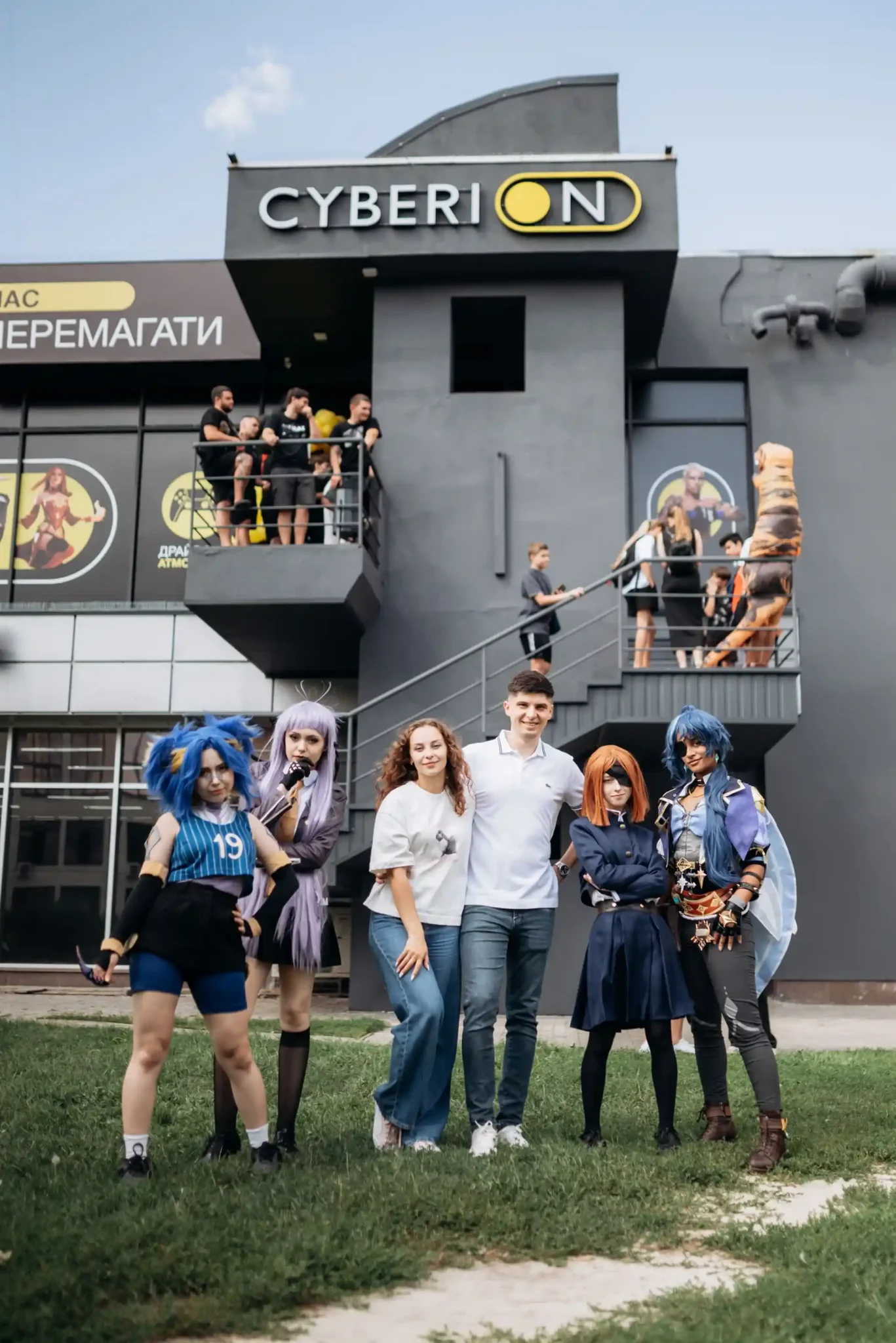 kibersportyvnyy klub Юлія та Олексій Даценки на відкритті кіберклубу Cyberion