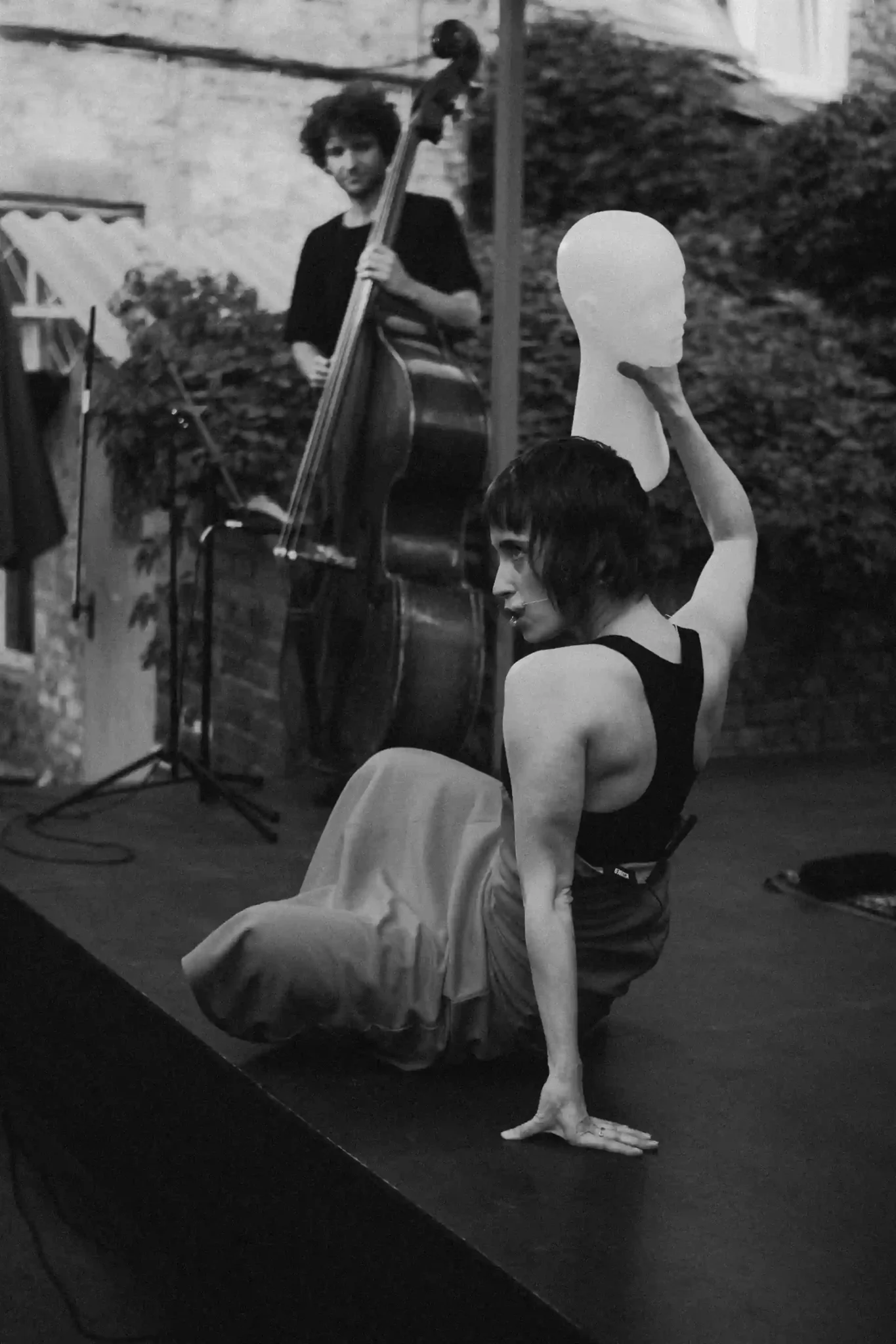 pyesa teatru Rehoche mavpa lalala Вистава київського театру у Дворику на Кузнечній