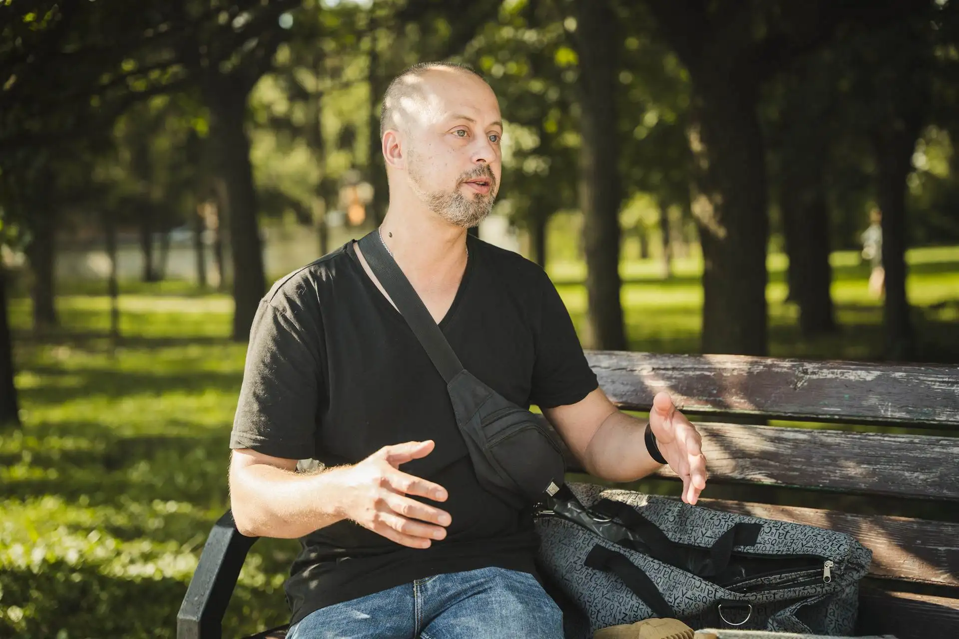 Гобелени створюють із натуральних, а інколи й синтетичних ниток