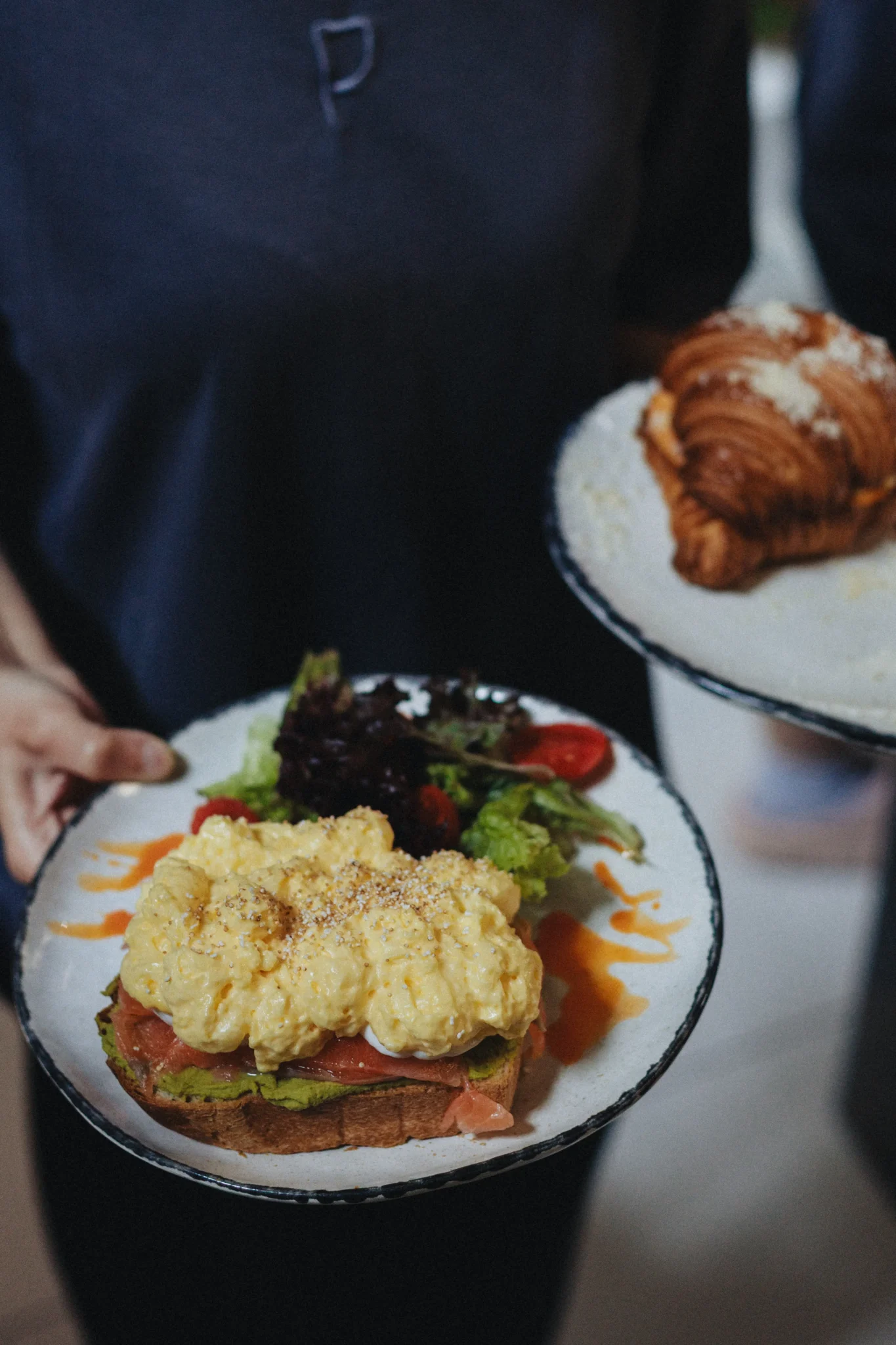 Тост і круасан, які можна замовити на сніданок у «Натюрі»