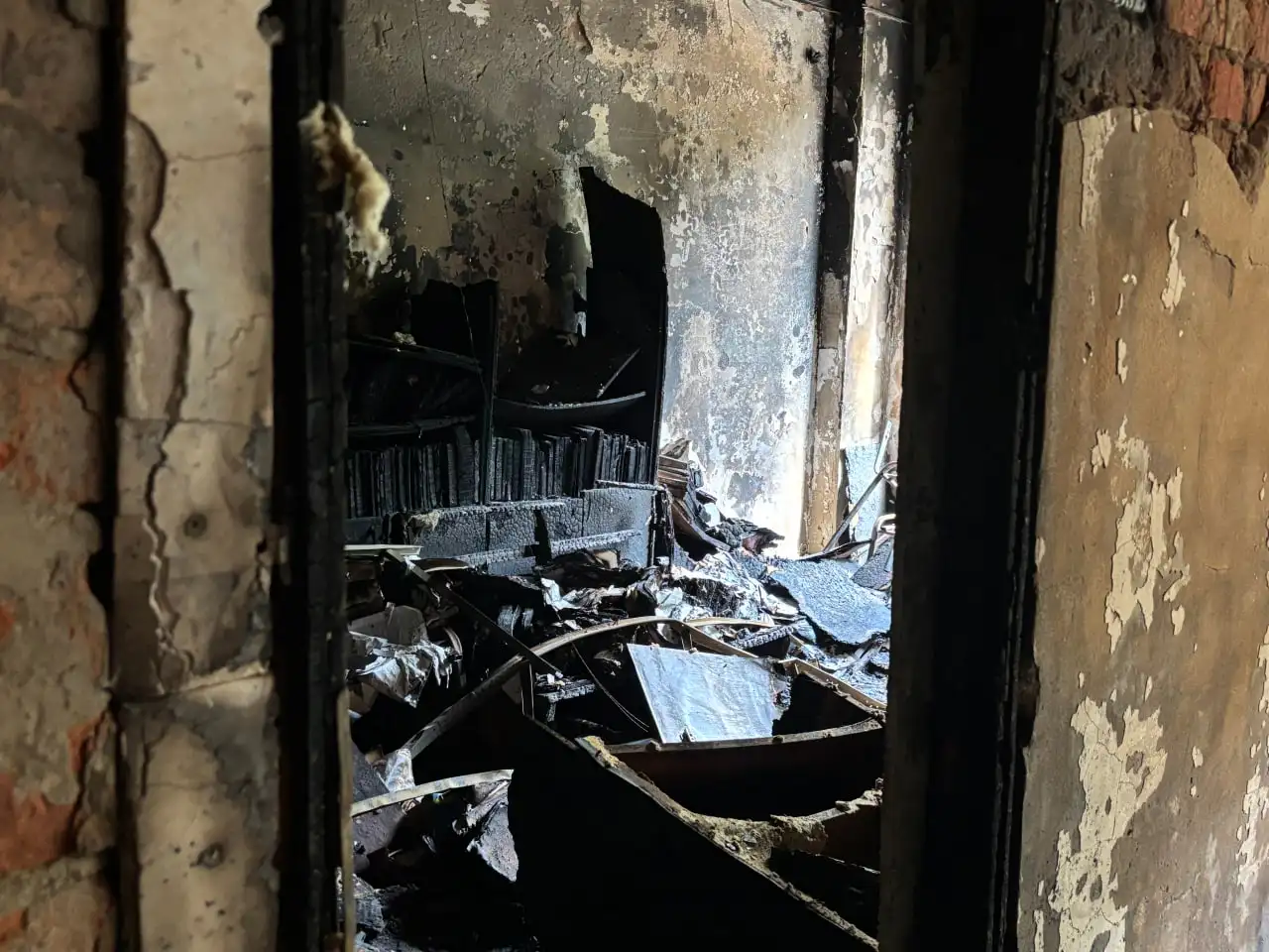 spaleny polici v sumdu приміщення бібліотеки СумДУ, що згоріло