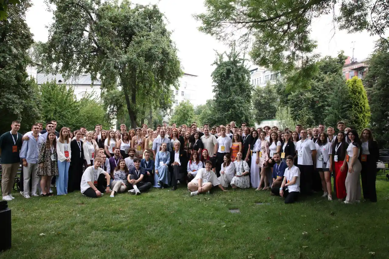 studenty usl ta ushchenko 1 студенти усл на фото з Ющенком