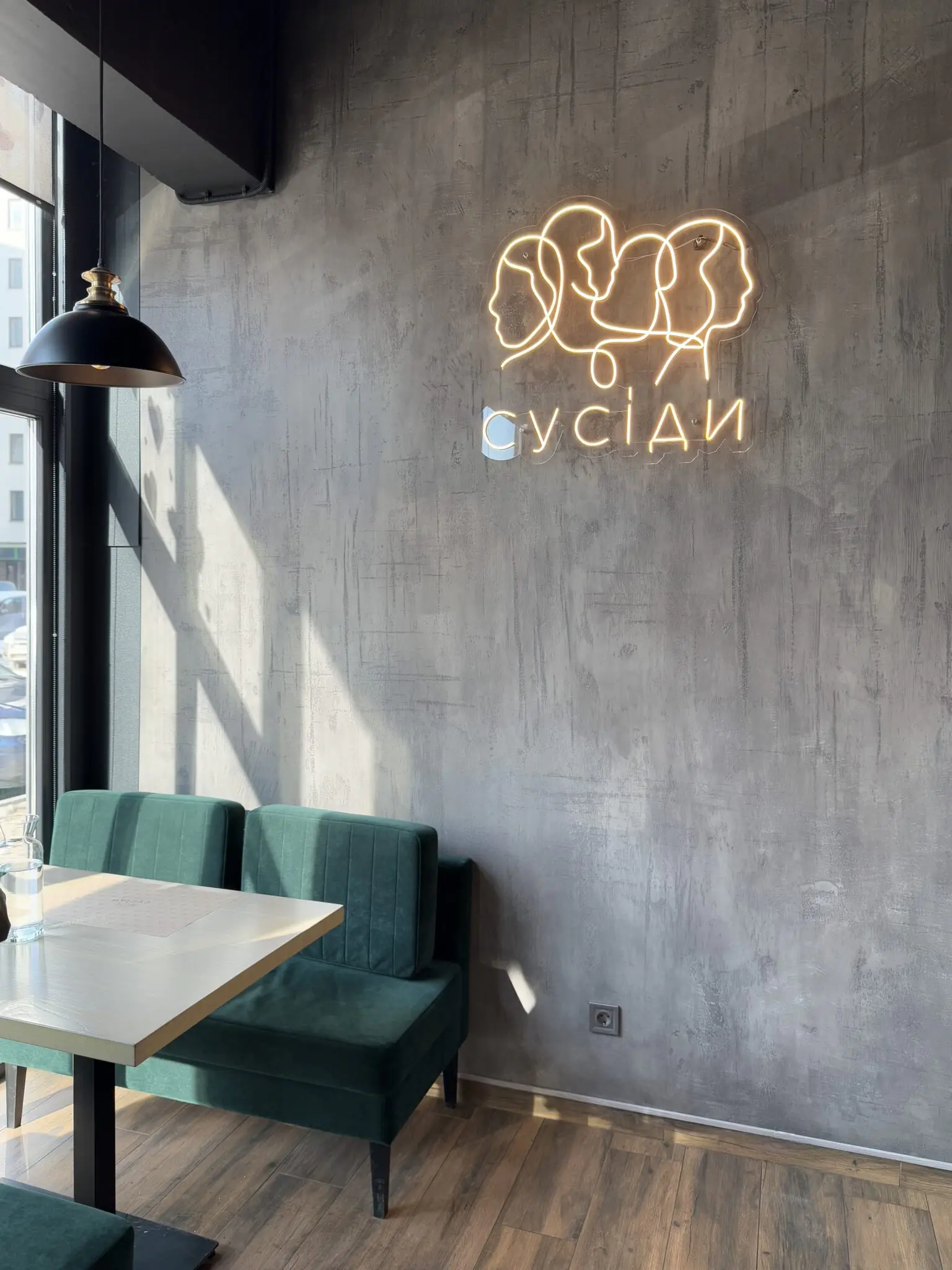 Як виглядає заклад всередині