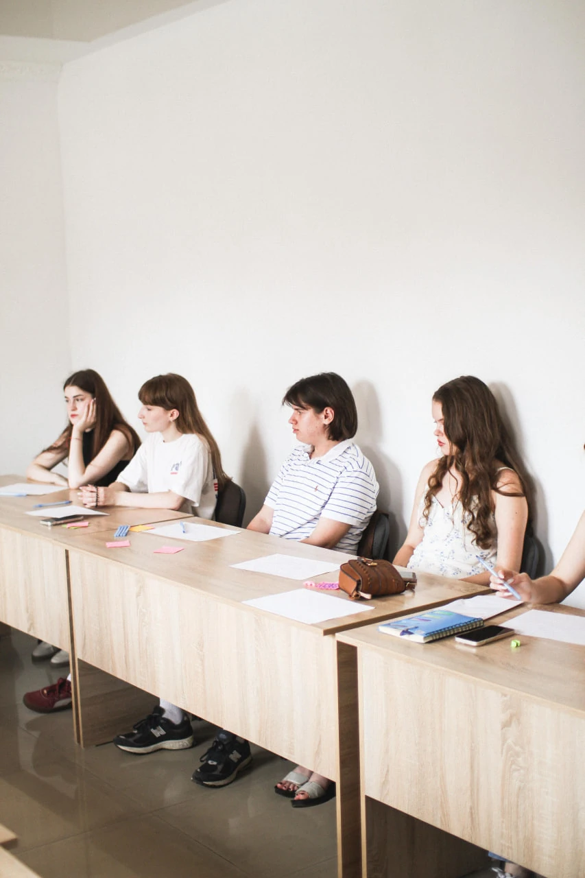 uchni shkoly angliysʹkoyi poliglot Заняття у школі Polyglot