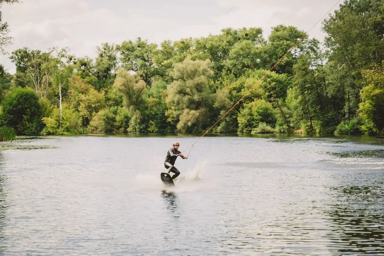 Тренування з вейкбордингу в Сумах