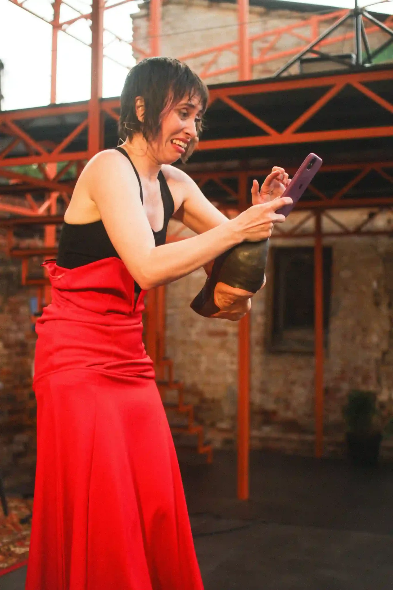 vystava teatru Rehoche mavpa lalala Вистава київського театру в Сумах