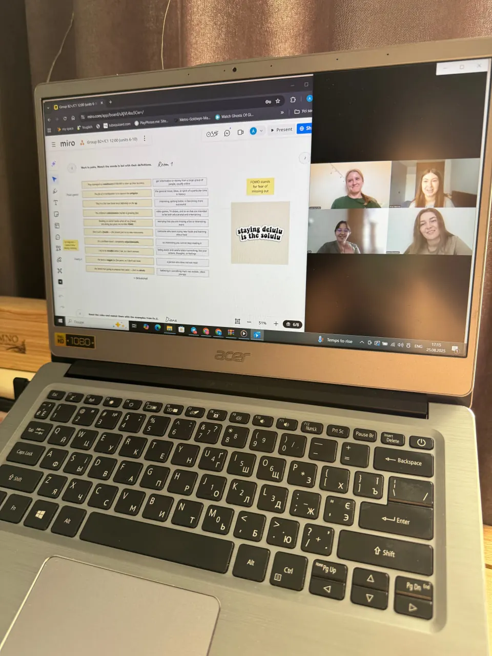 zanyattya shkoly angliysʹkoyi engly space Урок в школі англійської Engly space