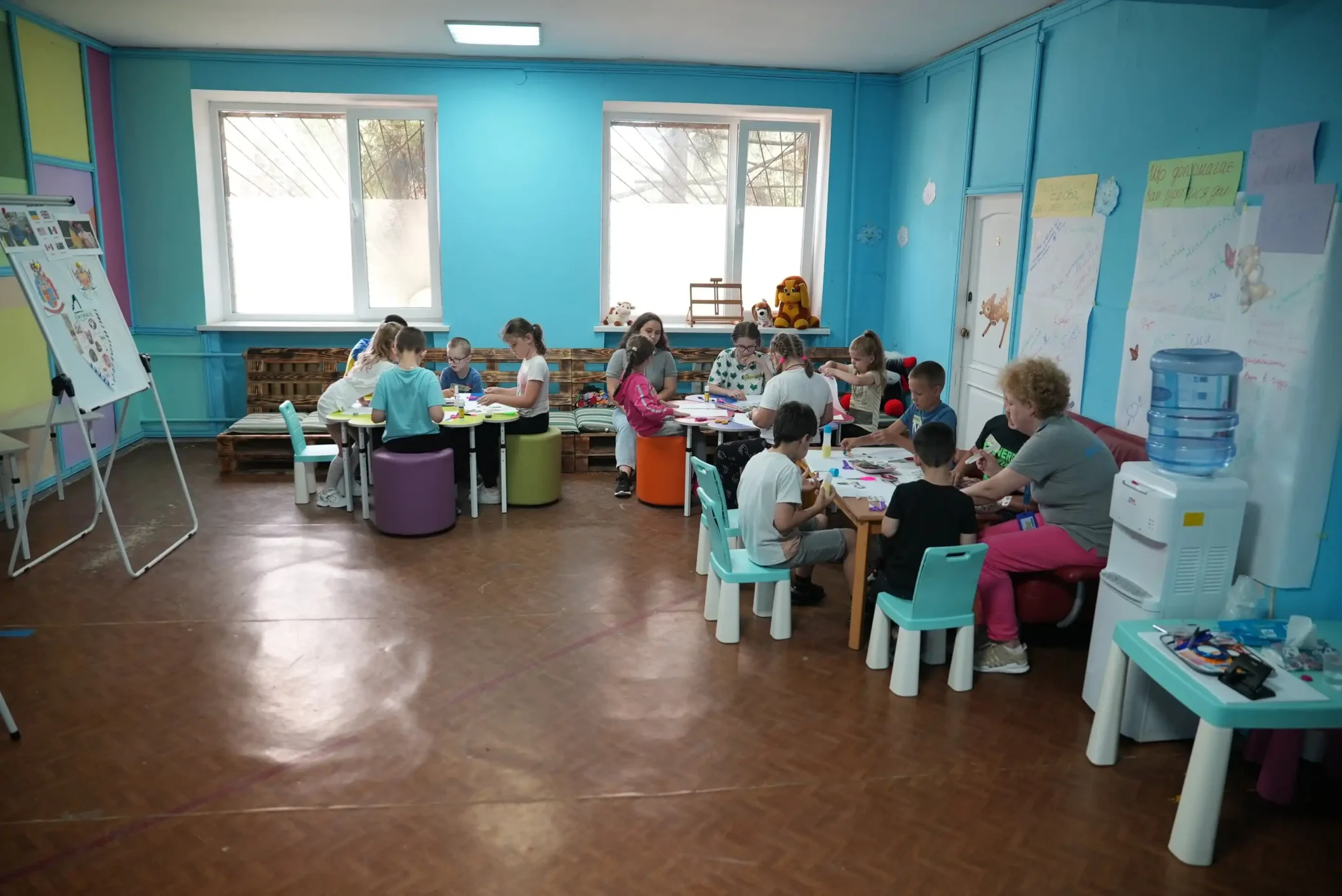 заняття у дитячому безпечному просторі від ГО Плурітон