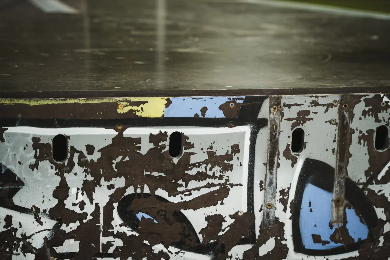 немає поручнів у парку в Сумах