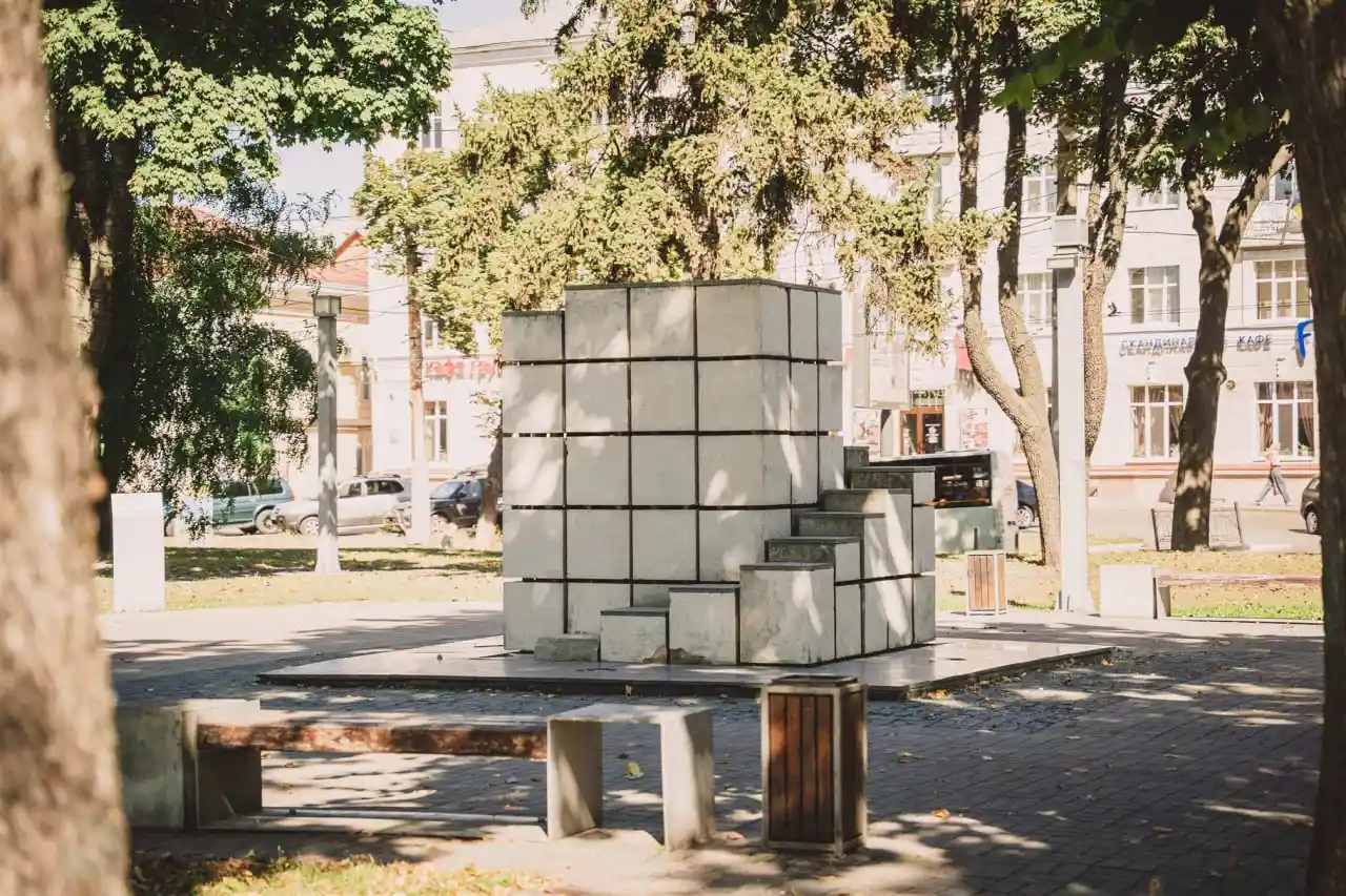 сучасний вигляд пам'ятнику Цукру