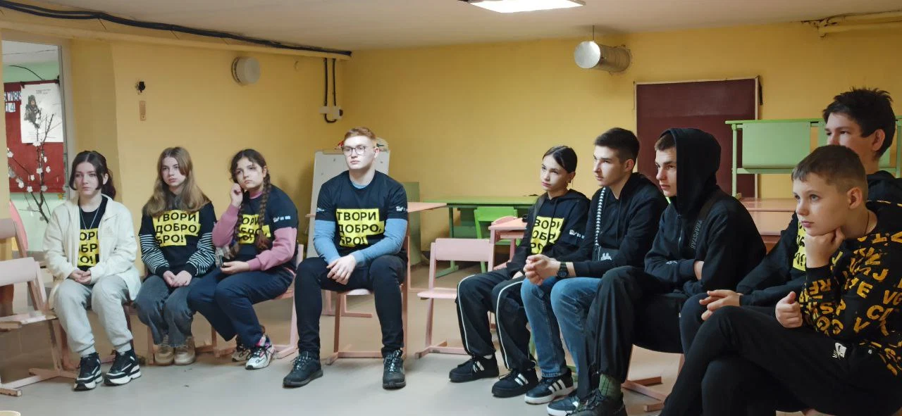 Школярі відвідали зустріч клубу, яка відбулася в укритті