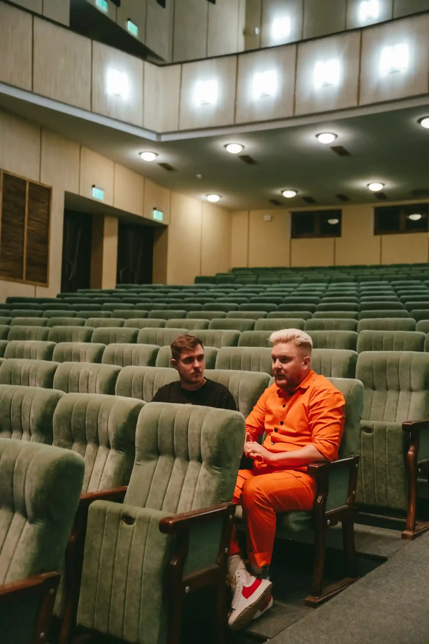 Директор Сумського театру імені Щепкіна в залі