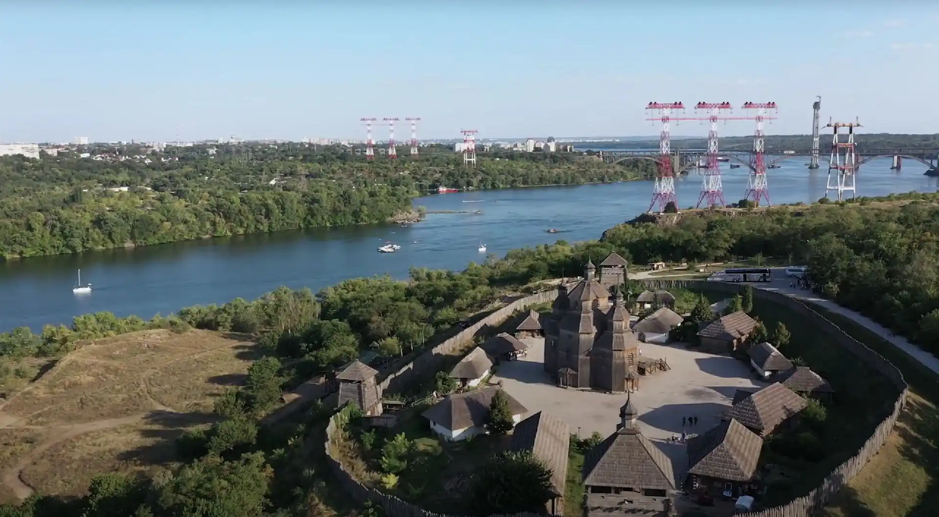 kard z filʹmu nevydyma zahroza borotʹba za chyste povitrya Кадр з фільму Невидима загроза боротьба за чисте повітря