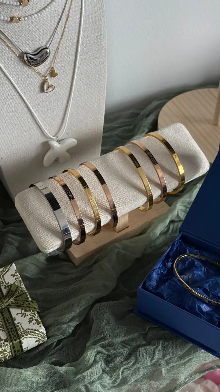 браслети з гравіюванням від lado